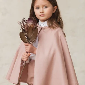 Capa Paula de lino de ceremonia YM112377